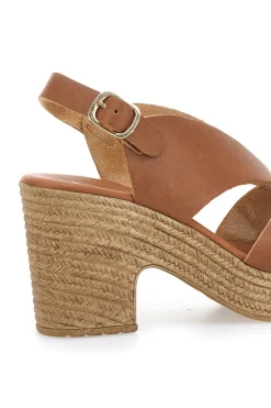 Braune Ledersandalen mit Absatz in Bastoptik, hergestellt in Italien, PITTARELLO 6714313