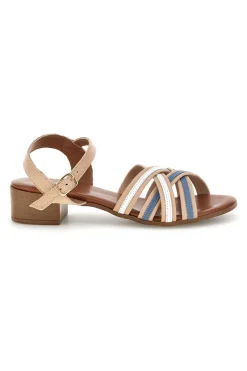 Sandali beige in pelle con tacco basso e listini Pittarello look 243110