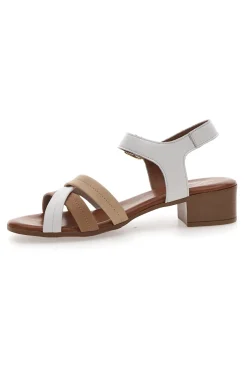 Sandali Bianchi con Fascette Incrociate Pittarello Look 243205