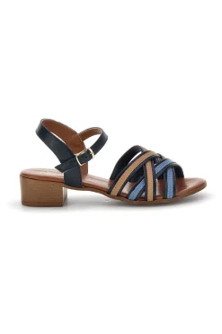 Sandali blu in pelle con tacco basso e listini Pittarello look 243110