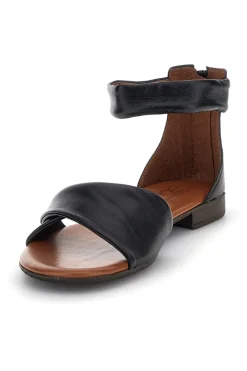 Sandali neri in pelle con fascia e cinturino Pittarello look 225675