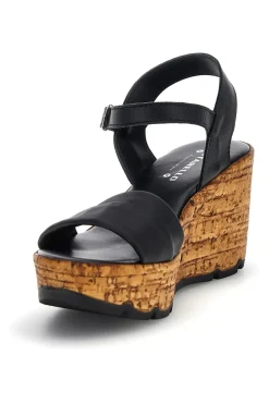Sandali neri in pelle con zeppa effetto sughero e cinturino Pittarello 29733002