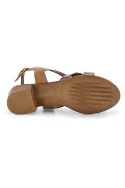 Sandali nocciola con fasce incrociate pelle Pittarello look 243170