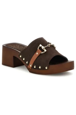 Sandalo marrone in pelle con tacco e borchie Pittarello Must Have 11938