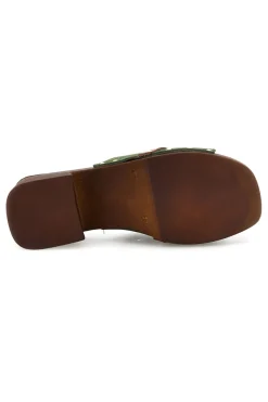 Sandalo verde in pelle con tacco e borchie Pittarello Must Have 11938