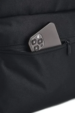 Schwarzer Rucksack mit weißem Under Armour Logo 1380476-002