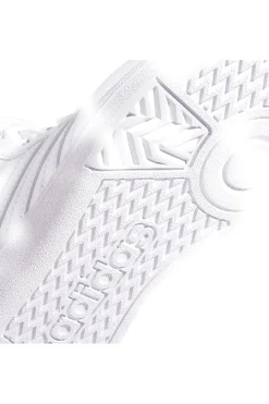 Sneakers bianche mid design pulito Adidas Hoops 4.0 Mid J