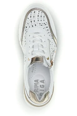 Sneakers bianche traforate in pelle con suoletta estraibile Prima riga 33314