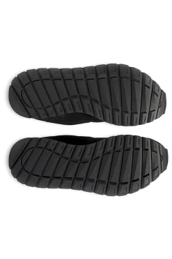 Sneakers nere in nylon con inserti scamosciati Under Armour Essential Runner