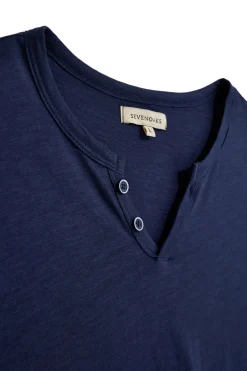 T-shirt blu con bottoni Sevenoaks NBY1343