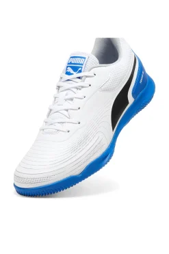 Weiße Fußballschuhe und blaue Sohle Puma Truco III