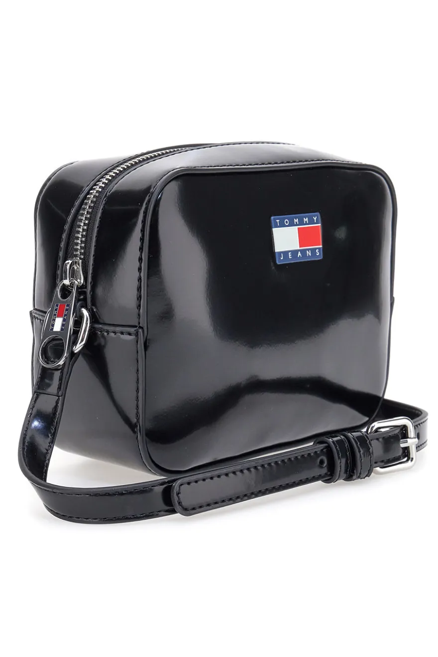 Borsa a tracolla nera effetto lucido Tommy Camera Bag