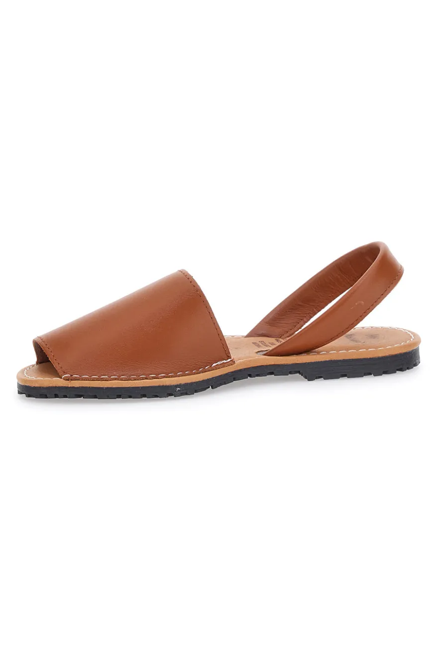 Braune menorquinische Schuhe mit Flat Fly Nature 101-Sohle