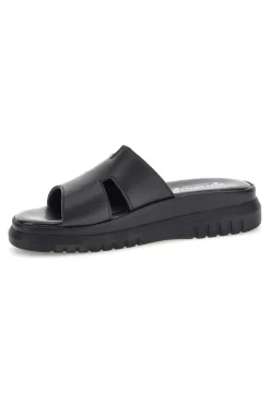 Ciabatte in pelle nero a fasce Pittarello 32811926