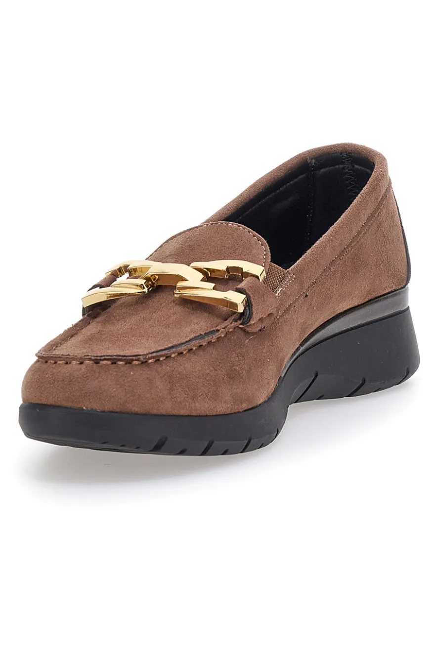 Mocassini Marroni Effetto Suede Con Catenina INBLU IC020042