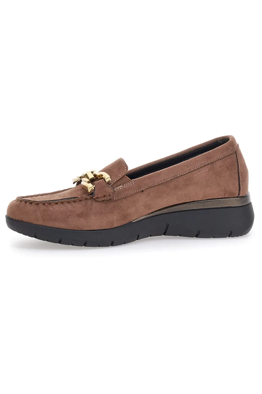 Mocassini Marroni Effetto Suede Con Catenina INBLU IC020042