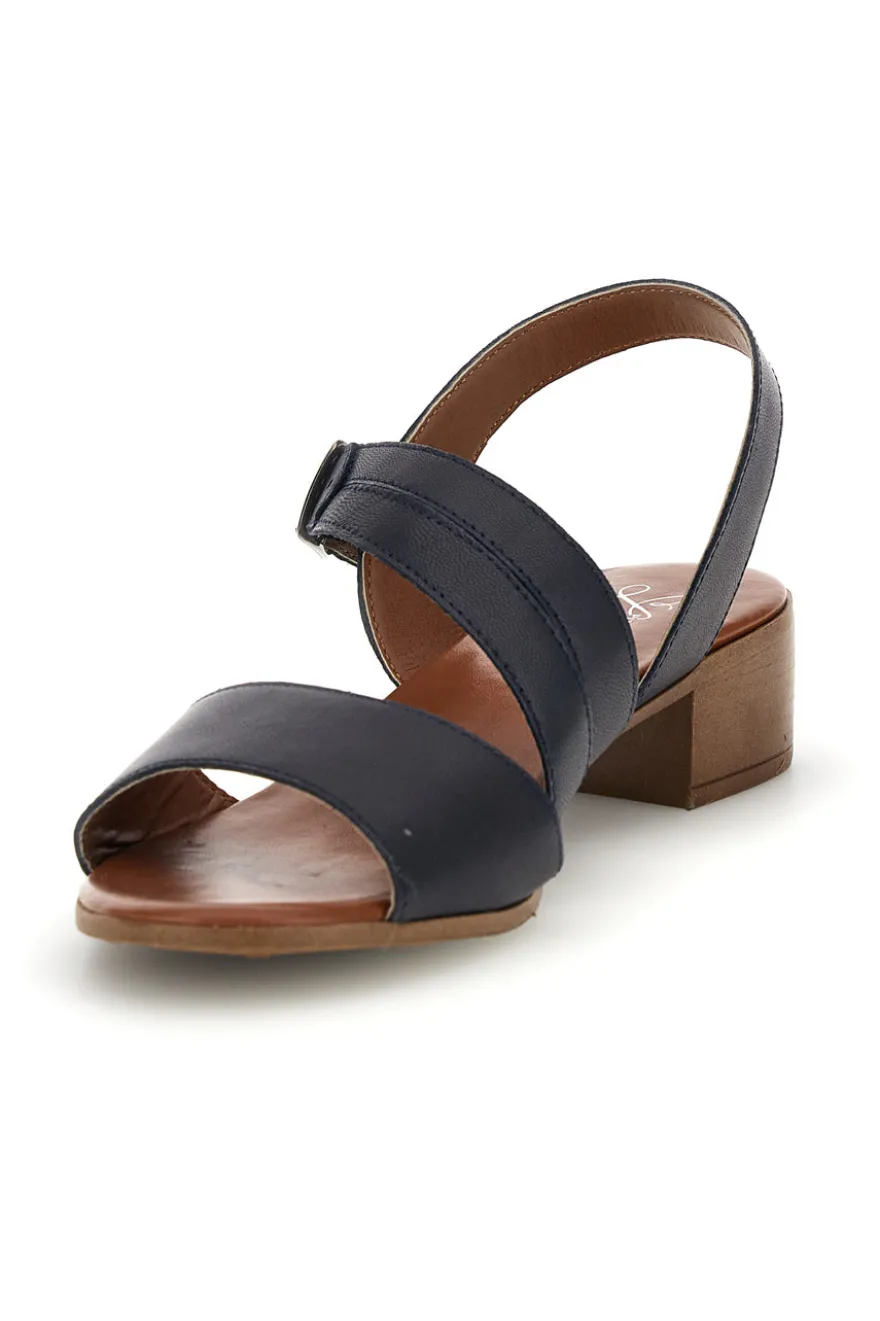 Sandali blu in vera pelle Pittarello look 243050