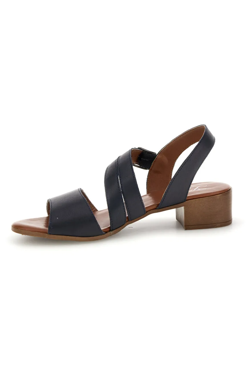 Sandali blu in vera pelle Pittarello look 243050