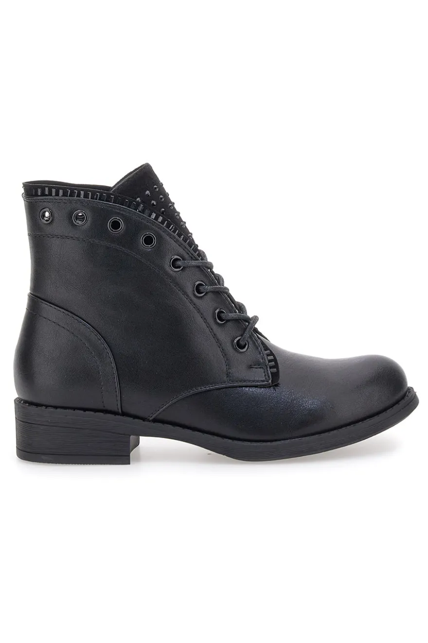 Schwarze Stiefeletten The First P630 mit Ton-in-Ton-Nieten