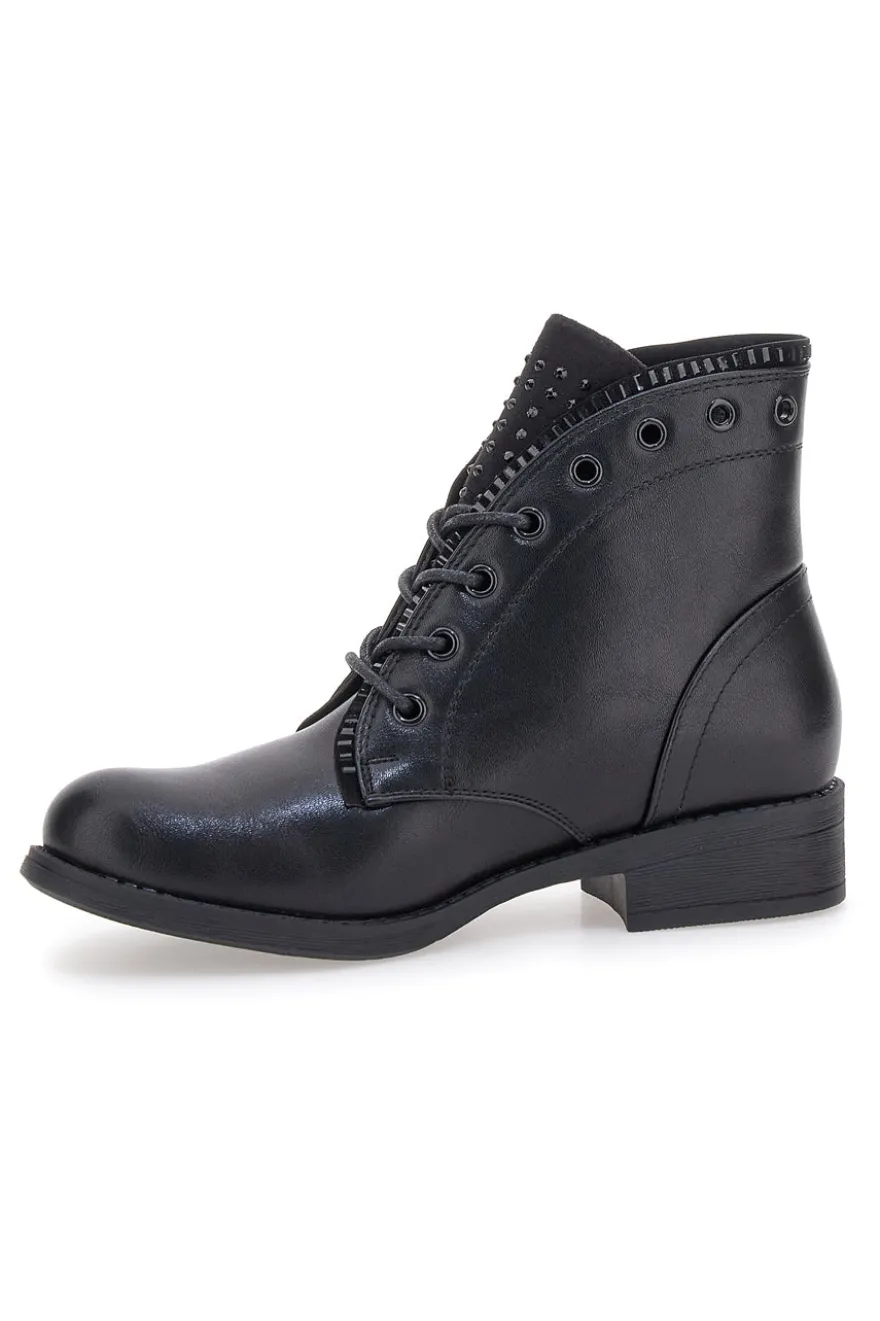 Schwarze Stiefeletten The First P630 mit Ton-in-Ton-Nieten