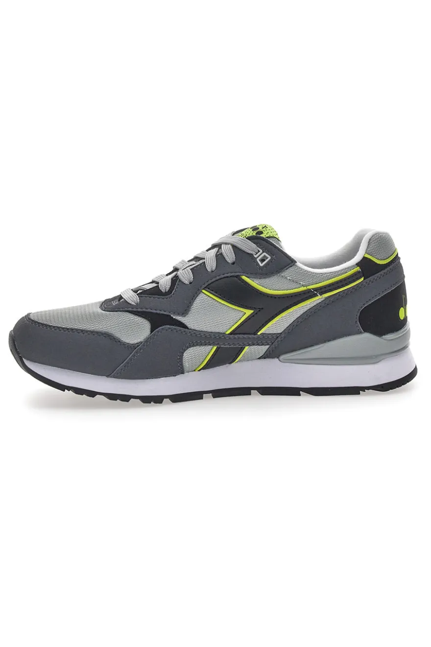 Sneakers Grigie con Tomaia in Pelle DIADORA N.92