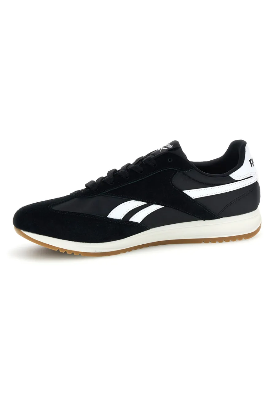 Sneakers nero con inserti in suede e Ortholite Reebok World 70