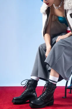 THE FIRST 503 Schwarze Stiefel mit Nieten und Schnalle