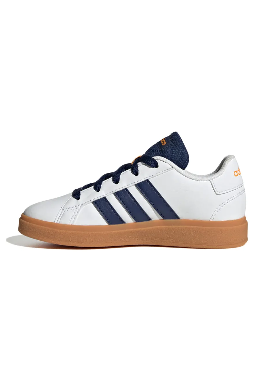 Weiße Sneakers mit Schnürsenkeln und blauen Seitenbändern Adidas GRAND COURT 2.0 K
