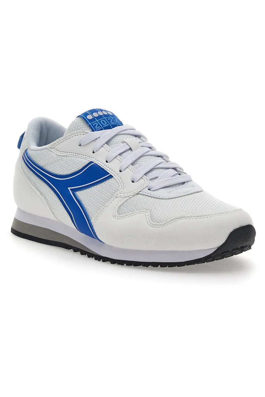 Weiße Turnschuhe mit blauem Diadora Skyler Athletic Frieze