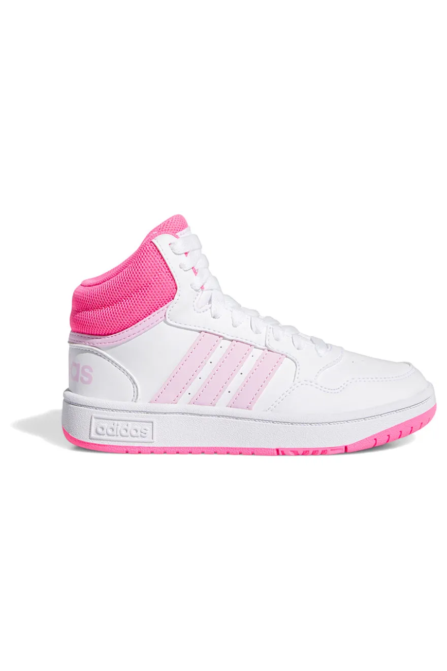 Weiße und rosa Sneaker mit Adidas Hoops 3.0 Mid K-Schnürsenkeln